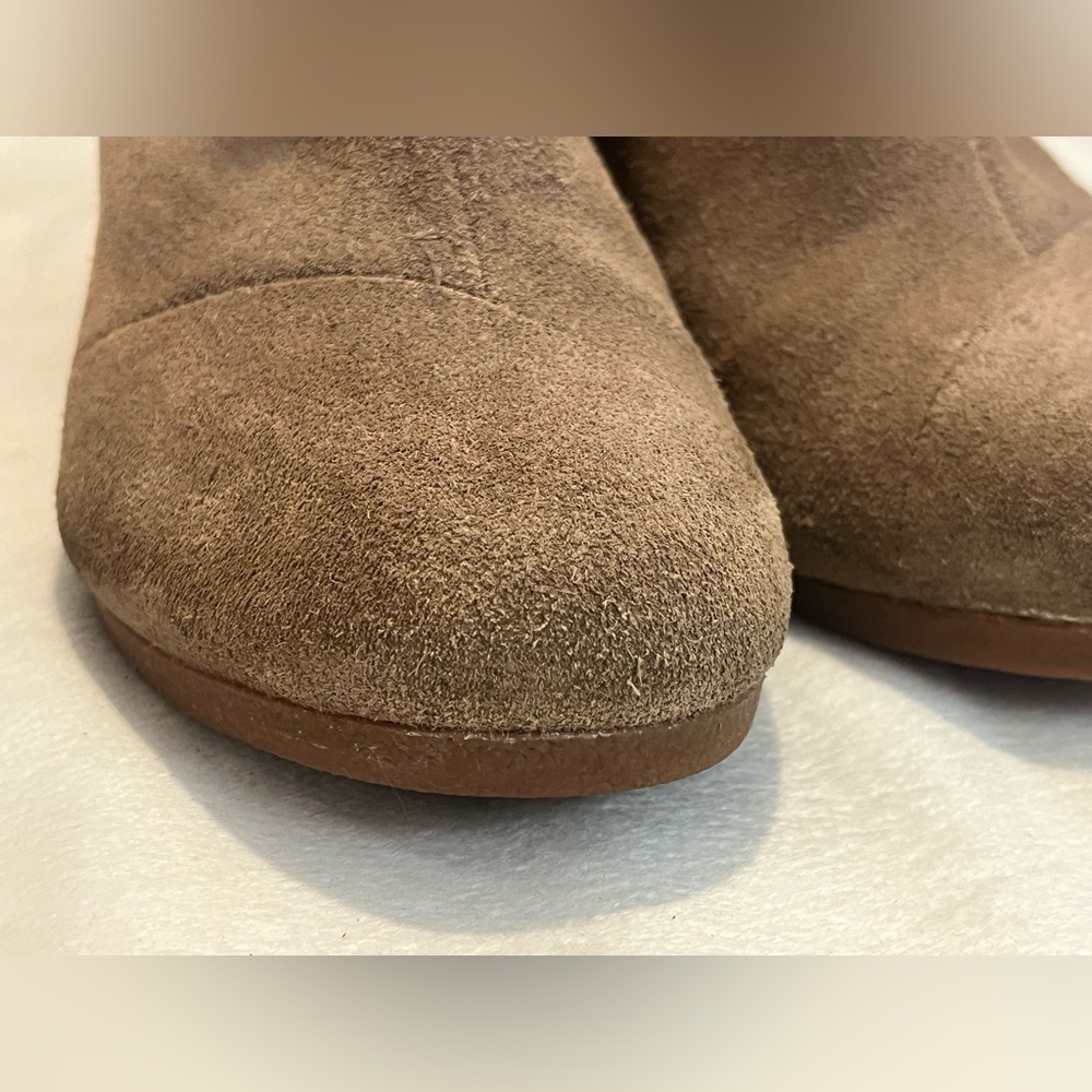 Toms Taupe Suede Boots Ankle Booties Women’s Shoes Size 7.5 - Picture 14 of 16
